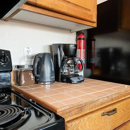 Cozy 2 Bedroom Condo Walking Distance From The Beach Ocean Shores Eksteriør billede