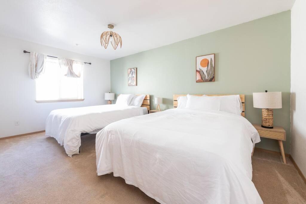 Cozy 2 Bedroom Condo Walking Distance From The Beach Ocean Shores Eksteriør billede