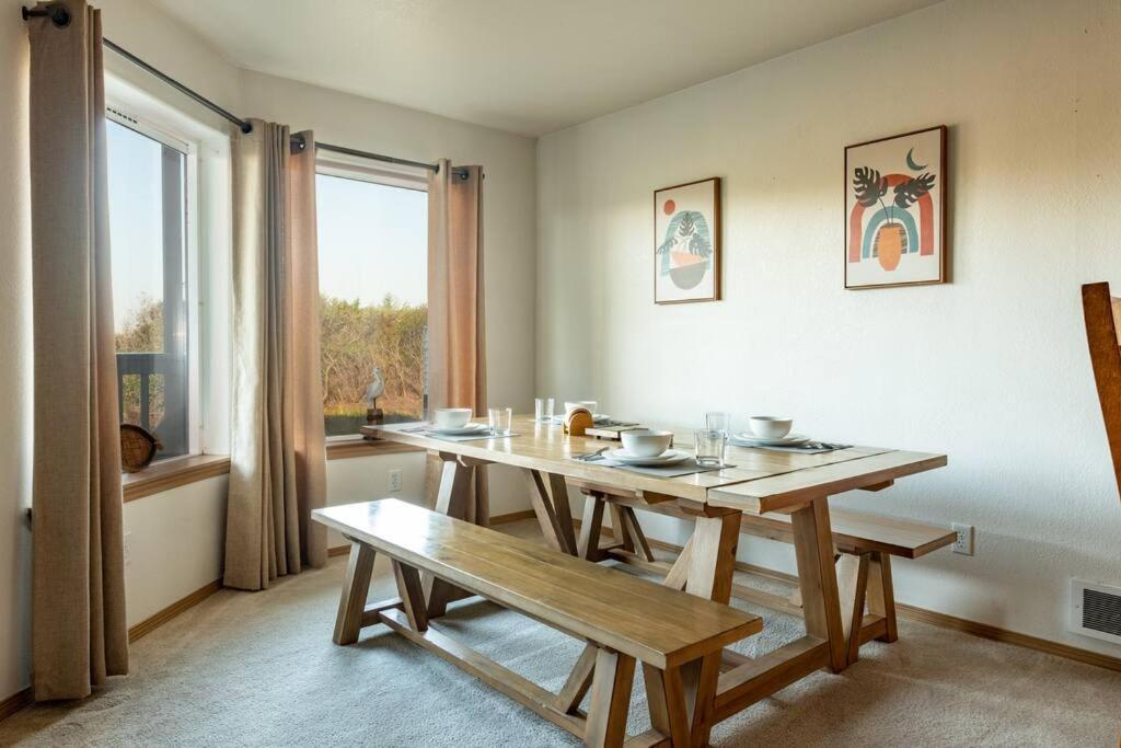 Cozy 2 Bedroom Condo Walking Distance From The Beach Ocean Shores Eksteriør billede